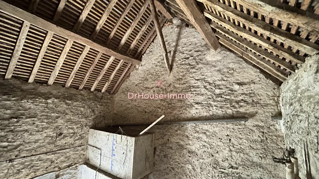 Toad - Renovation Project House with Garden in Saint-Germain-Laxis