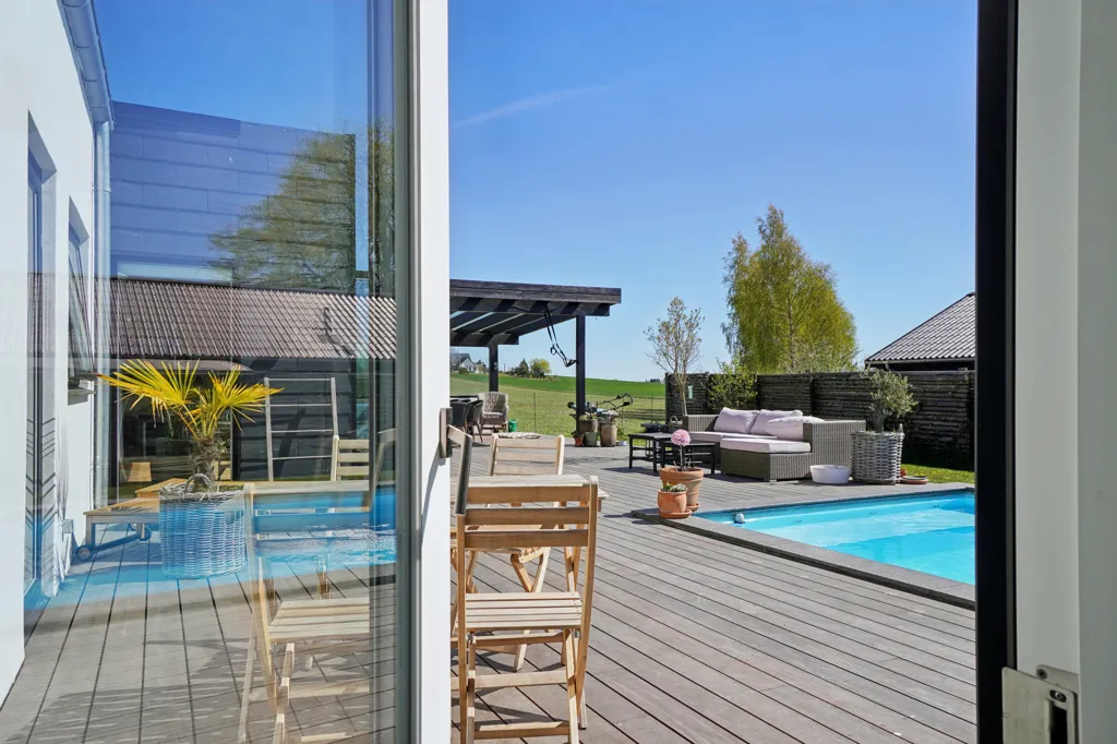 Bassein - Architect-Designed Villa with Park View in Stenløse