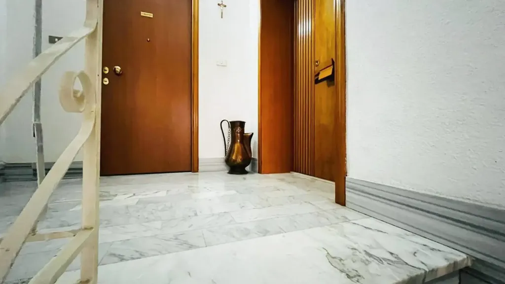 Esik - Rearranged Apartment with Balcony in Lucera