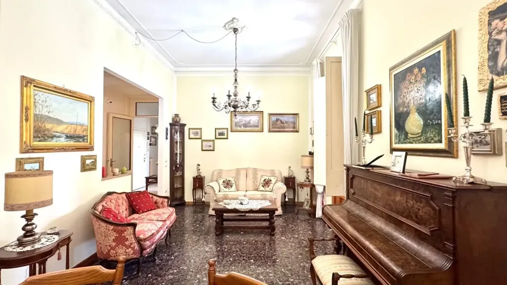 Séjour - Trilocale with Terrace in Central Empoli