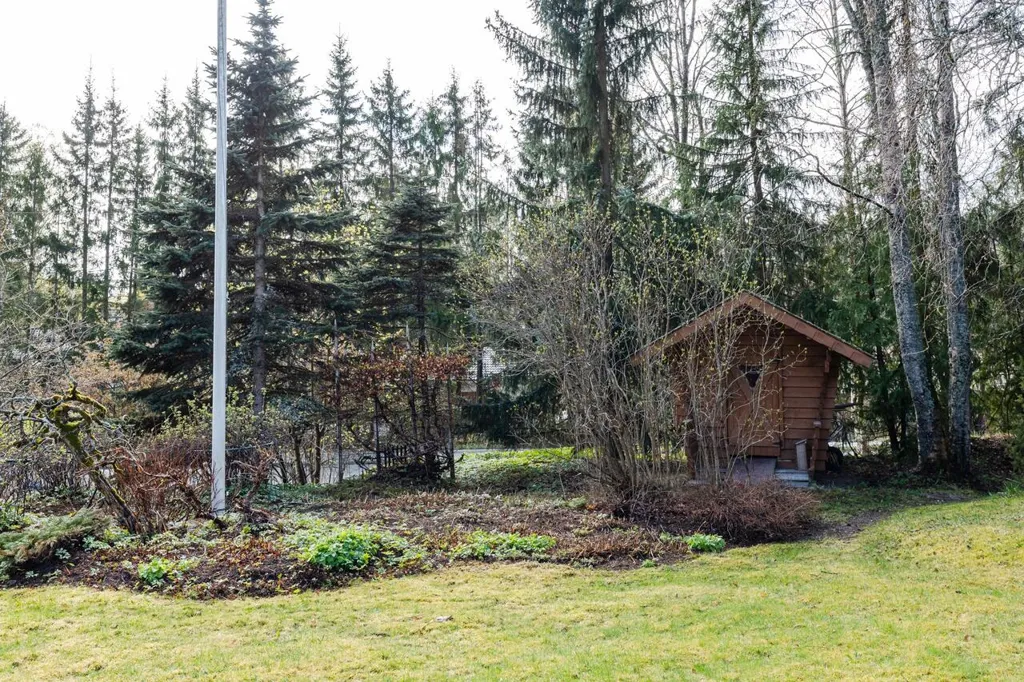 Aed - Developable Plot with House in Linnainmaa