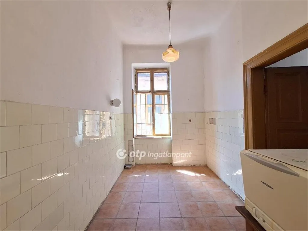 Cucina - Renovatable Apartment with Lift in Budapest IX