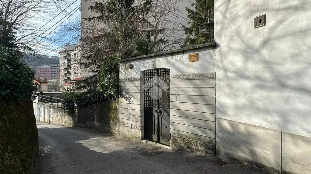 Välivaade - Independent House with Courtyard in Trieste
