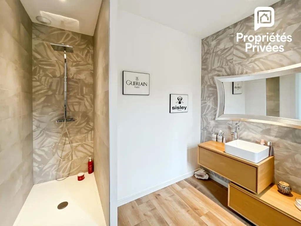 Salles de bain - Maison en Pierre avec Piscine à Cambes