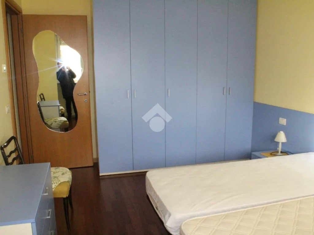 Magamistoad - Bright Two-Bedroom Apartment with Terrace in Bergamo