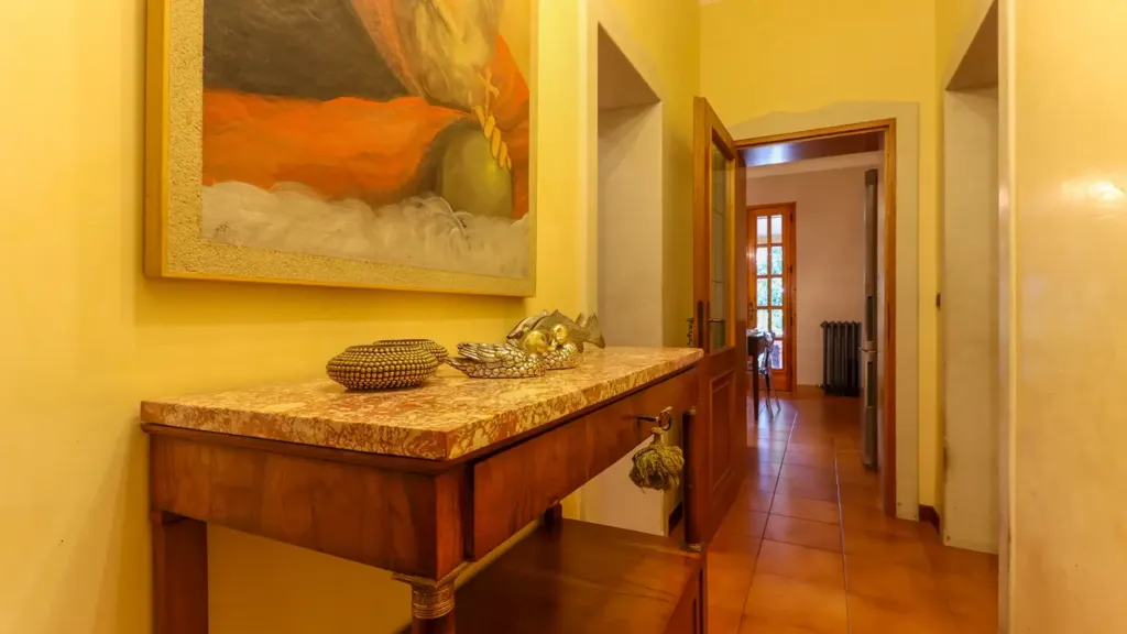 hallway_entrance