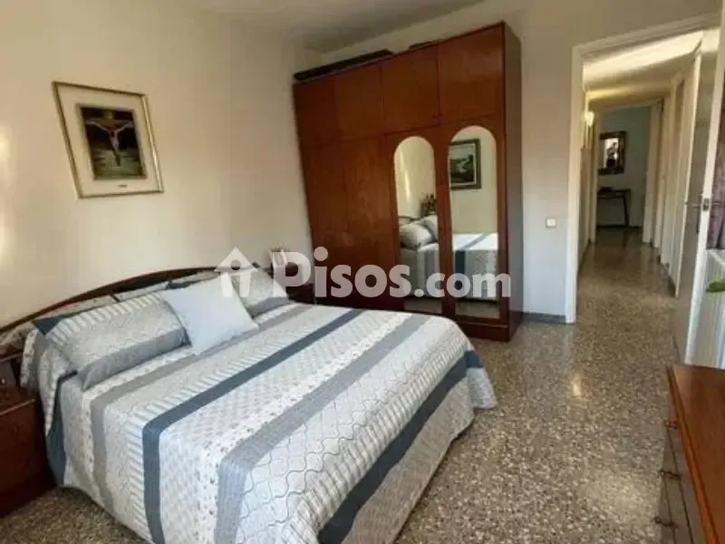 Chambres - Appartement 4 pièces à ES