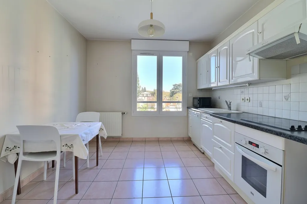 Kitchen - Flat with Terrace in Chamalières