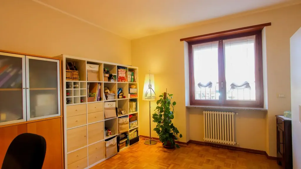 Office - Apartment with Private Garden in Moncalieri