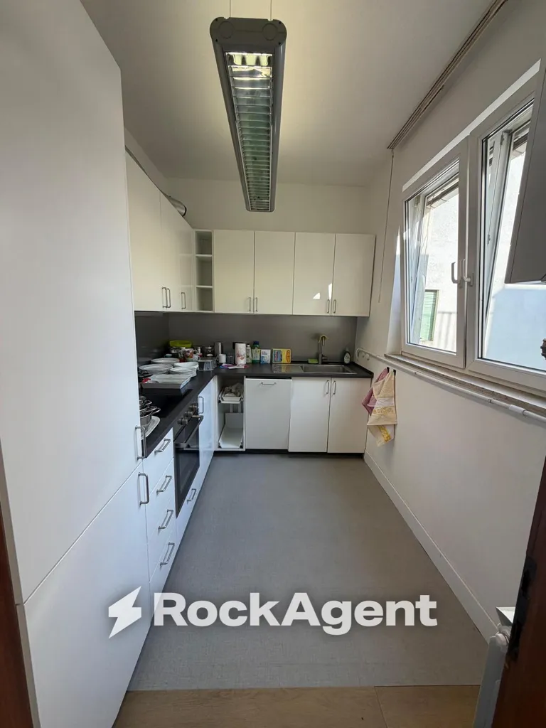Cuisine - Rear-Facing Apartment with Terrace in Padua Centre