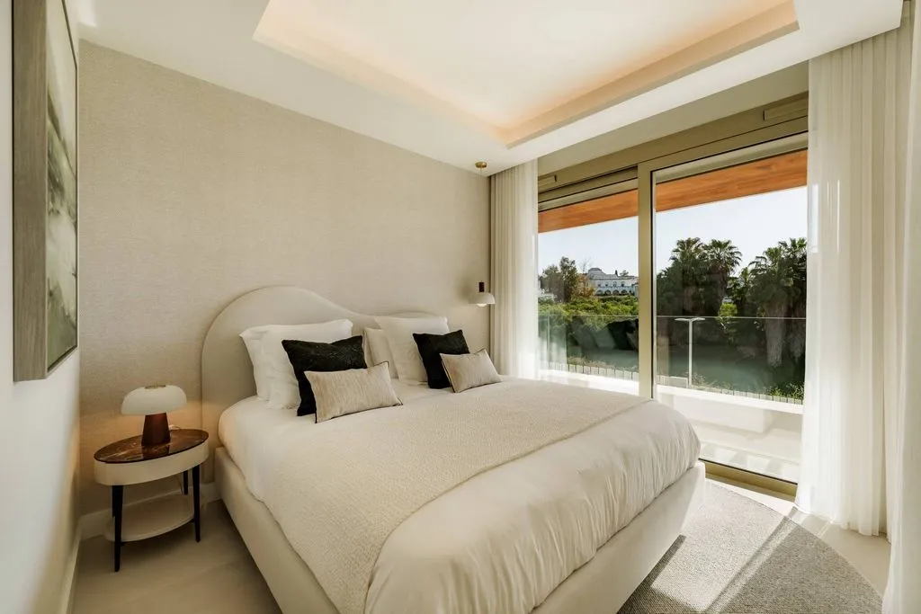 Magamistoad - Triplex with Rooftop Pool in Marbella Golden Mile