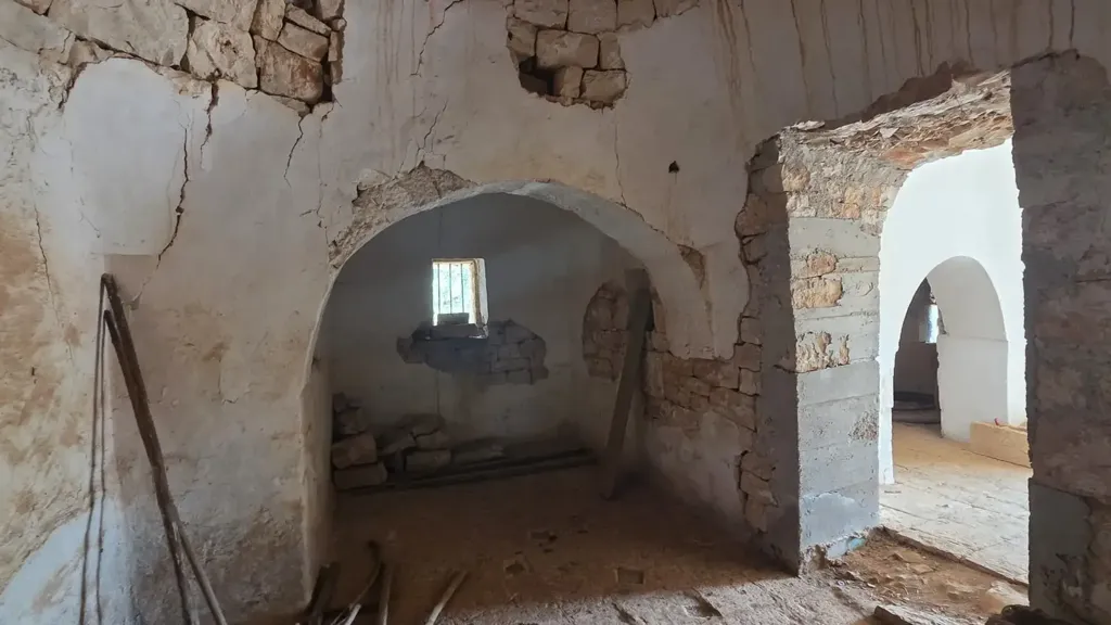 Rooms - Trullo Complex for Renovation in Ostuni