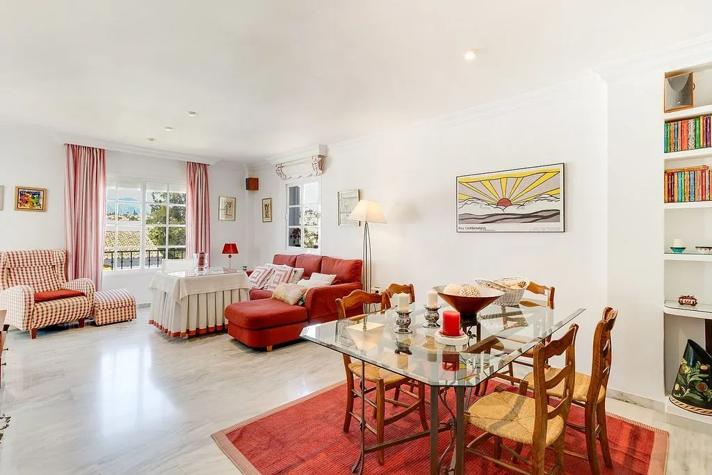 Séjour - T2 Apartment with Pool in Atalaya, Estepona