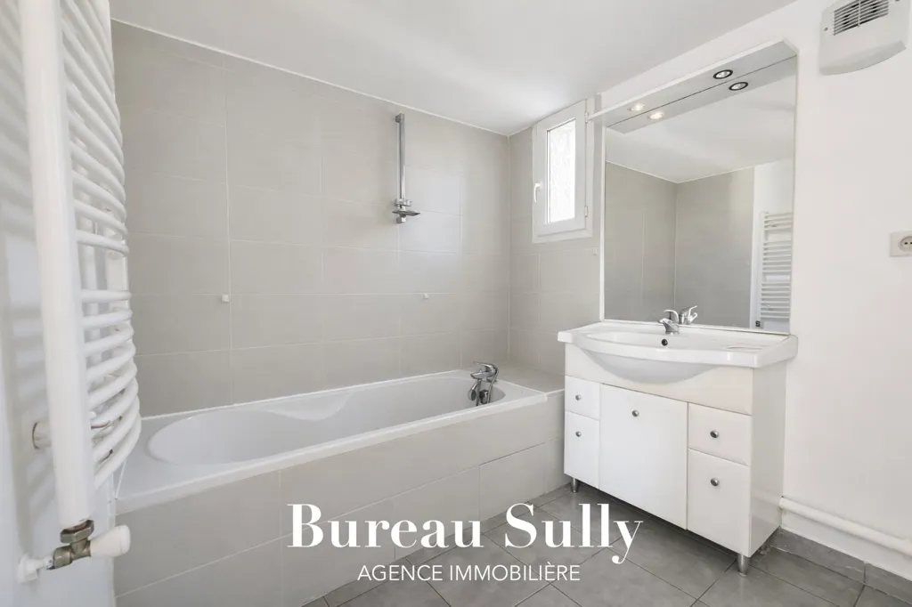 Salles de bain - Maison 4 Pièces avec Terrasse à Massieux
