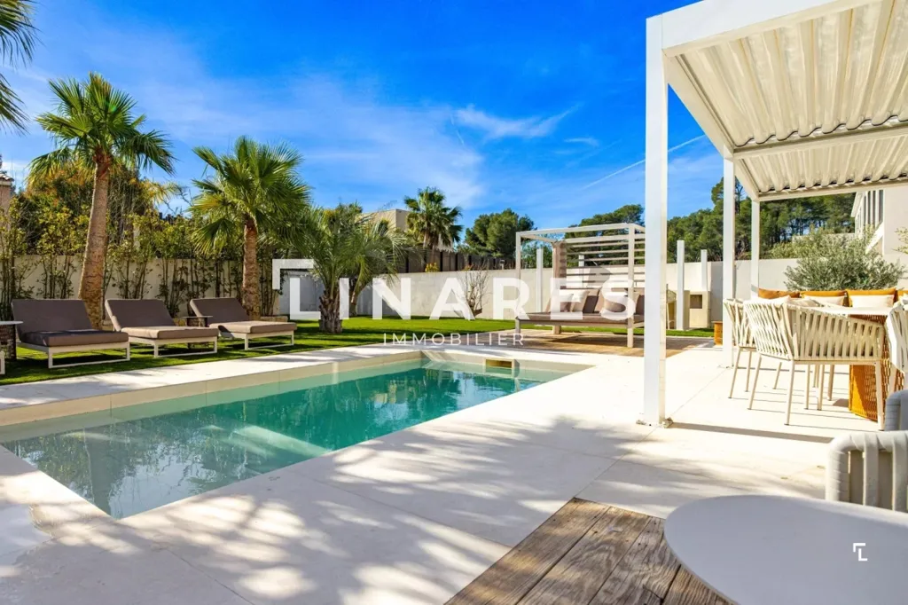 Piscine - Villa d'Architecte avec Piscine au 9ème Arrondissement de Marseille