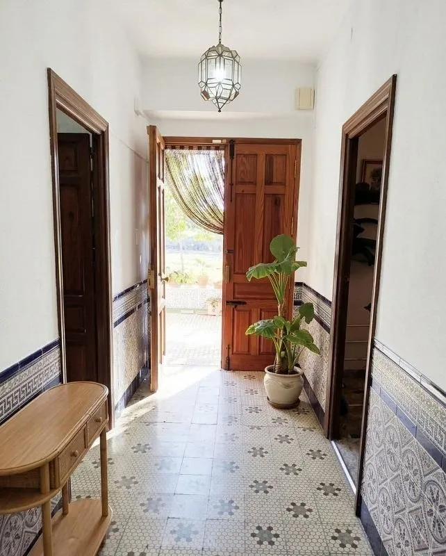 Entrée - Traditional Andalusian Chalet with Patio in Granada