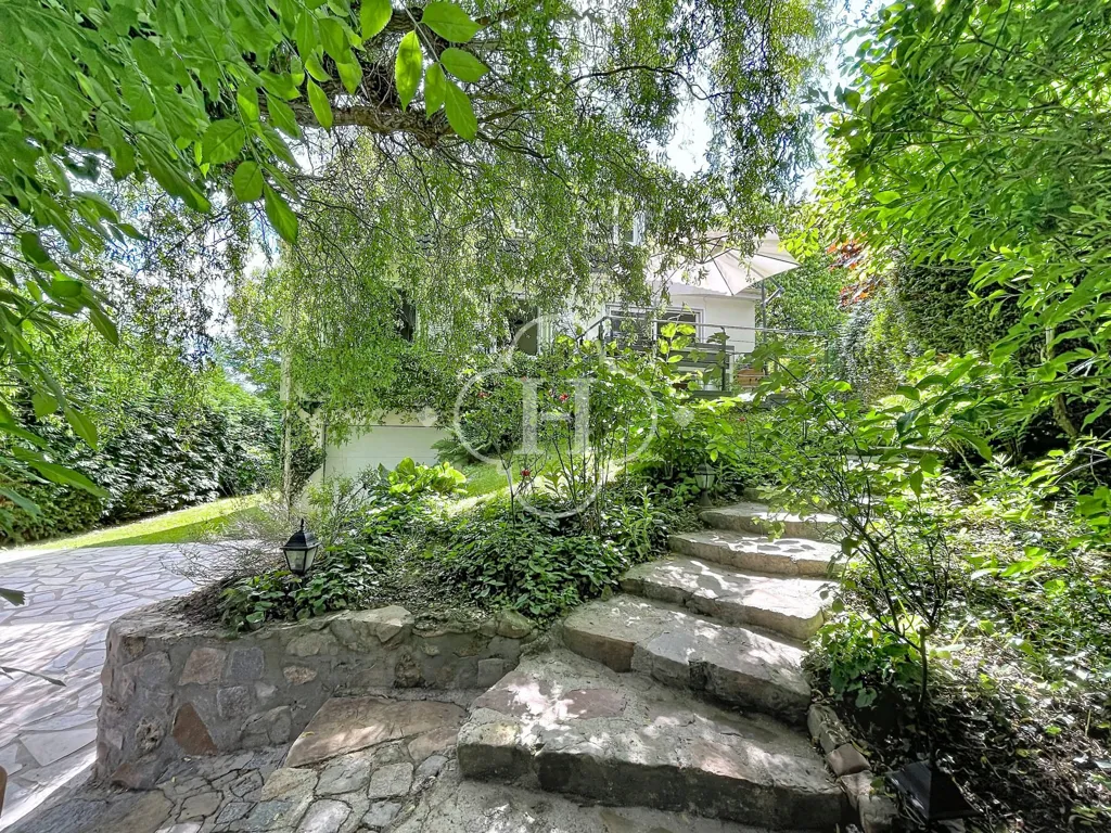 Aed - Family House with Garden in Orgeval