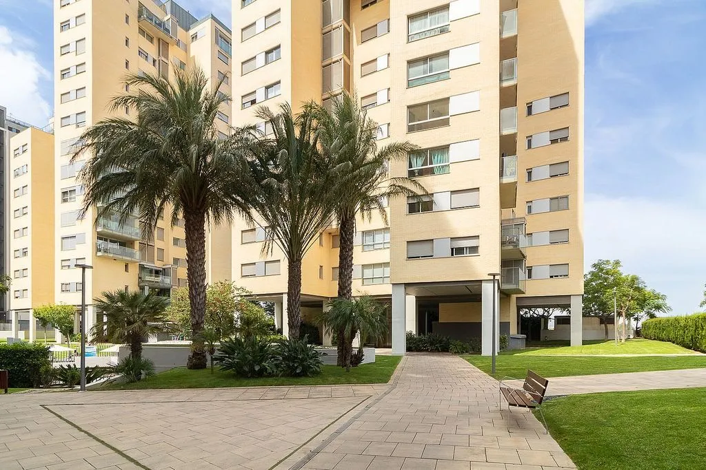 Jardin - 1-Bedroom Apartment with Pool in Valencia