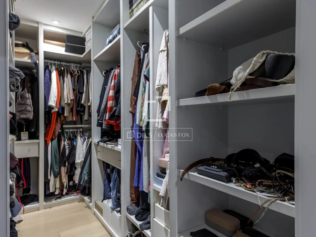 Rooms - Refurbished Apartment with Terrace in Valencia