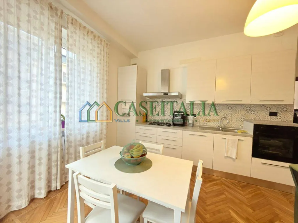 Cuisine - Rustic-Style Flat with Balcony in Ivrea