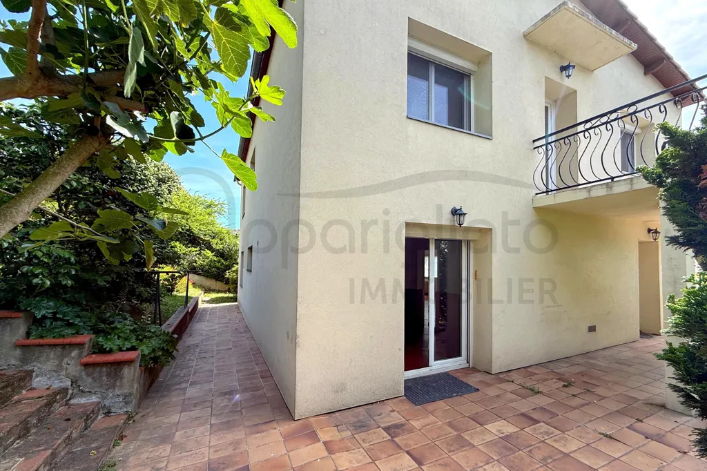 Terrace - Individual House with Garage in Blagnac