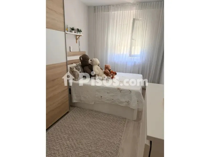 Magamistoad - Triplex with Balcony in Txurdinaga