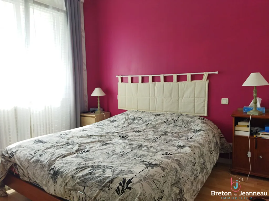 Chambres - Maison Lumineuse avec Terrasse à Mayenne