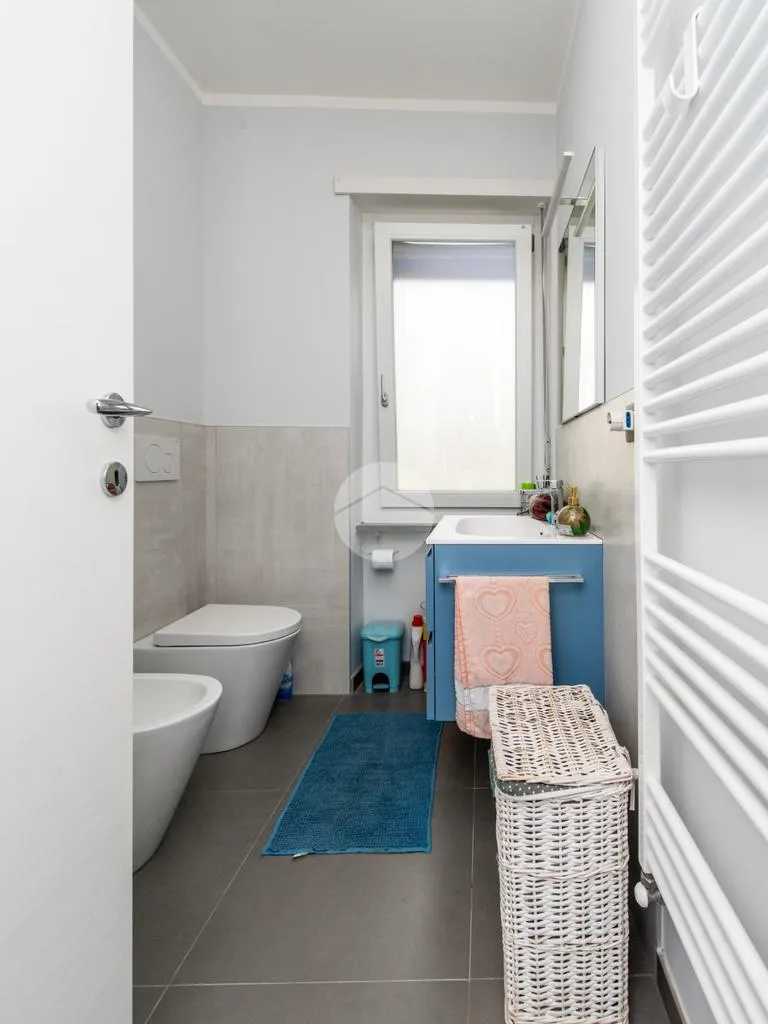 Bagni - Fully Rented Apartment with Balcony in Giaveno
