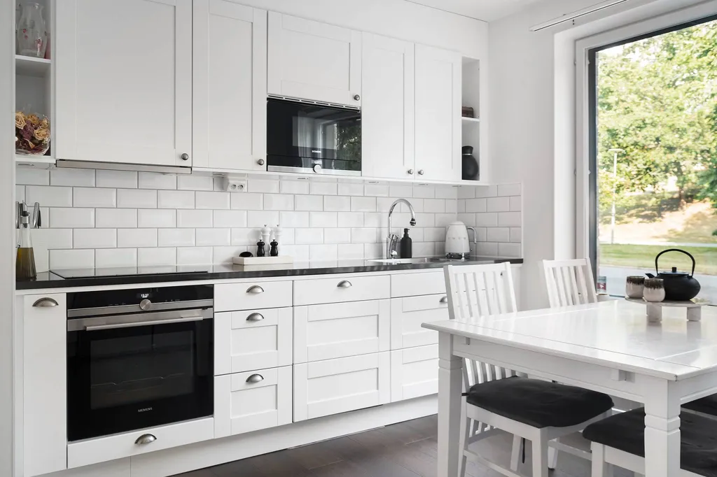 Köök - Modern Flat with Shared Rooftop in Jakobsberg
