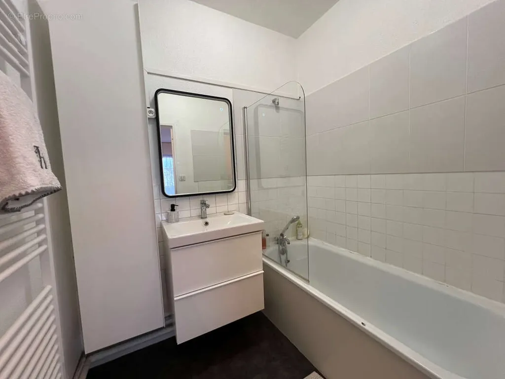 Vannitoad - Modern Flat with Balcony in Mérignac Centre