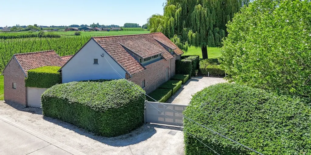 Õhuvaade - Renovated Farmhouse with Garden in Stevoort