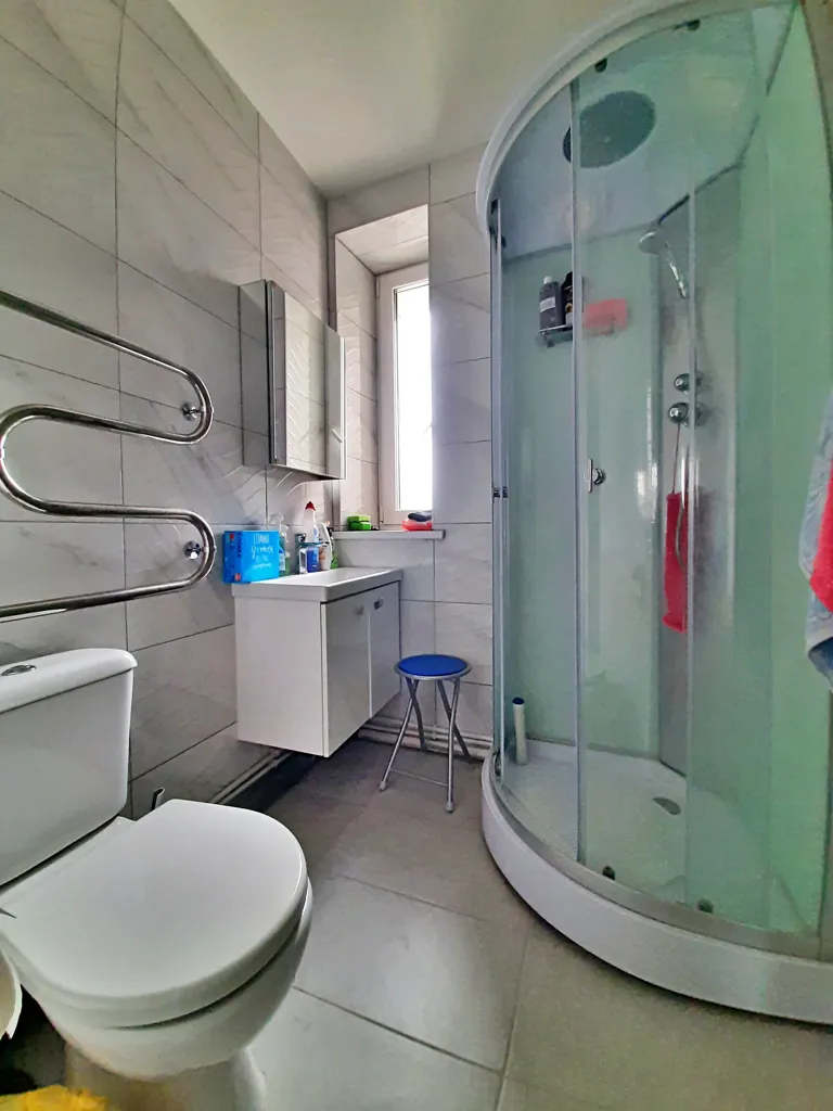 Salles de bain - Two-Bedroom Apartment with Balcony in Biržai