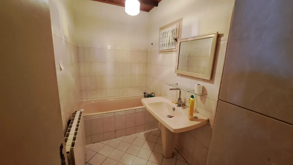 Vannitoad - Renovatable Villa with Orchard in Ganges