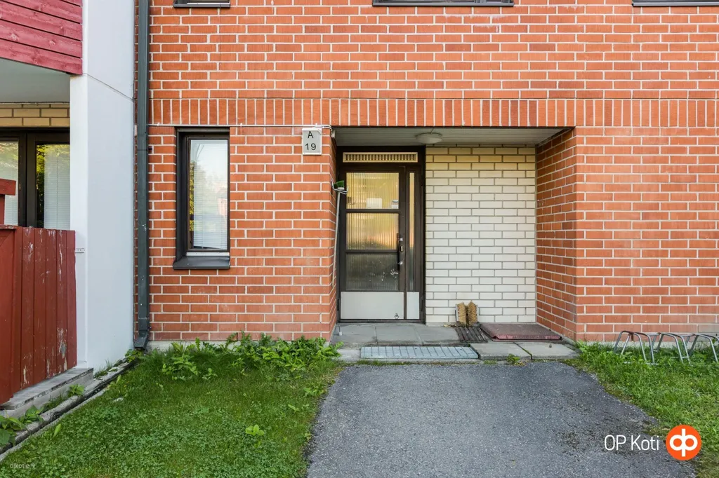 Välivaade - Renovated Flat with Glazed Balcony in Mäntylä
