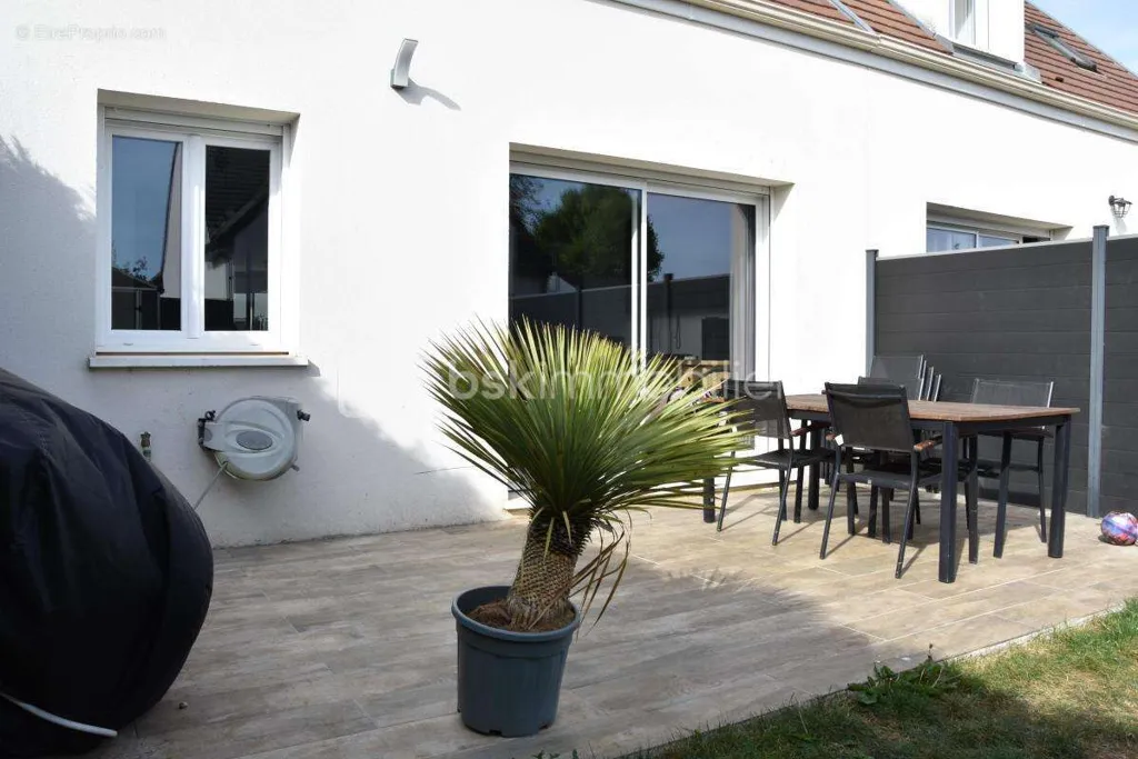 Terrasse - Maison Récente avec Balcon à Ballancourt