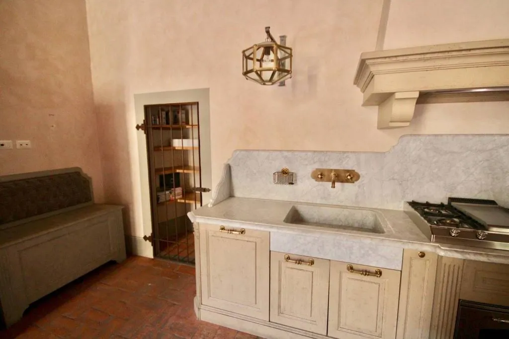 Cucina - Appartamento con giardino interno nel centro storico di Pistoia