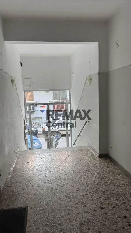 Garage - Semi-Basement Apartment with Garden in Athens Centre