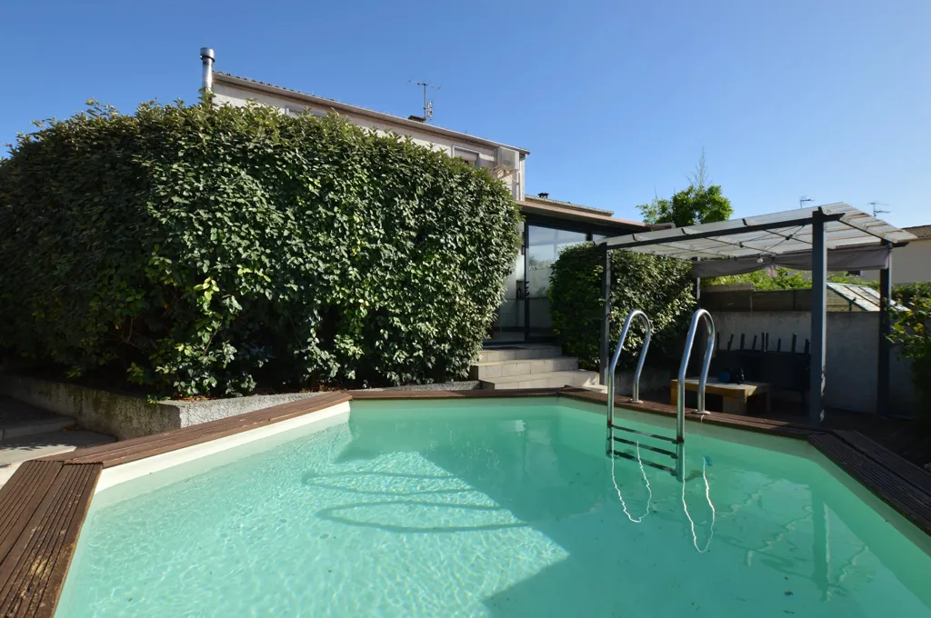 Bassein - House with Pool and Veranda in Vauvert
