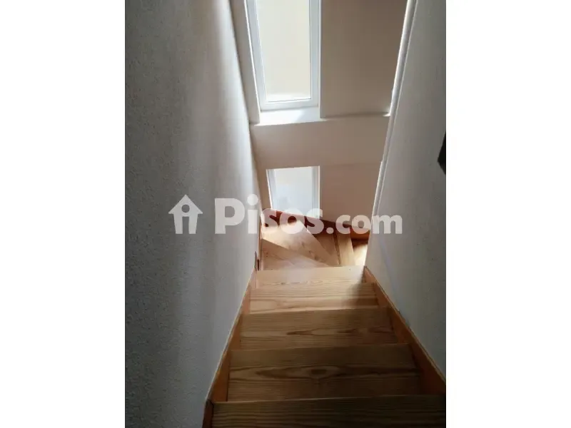 Pièces - Duplex with Balcony and Garage in Calle Lodum