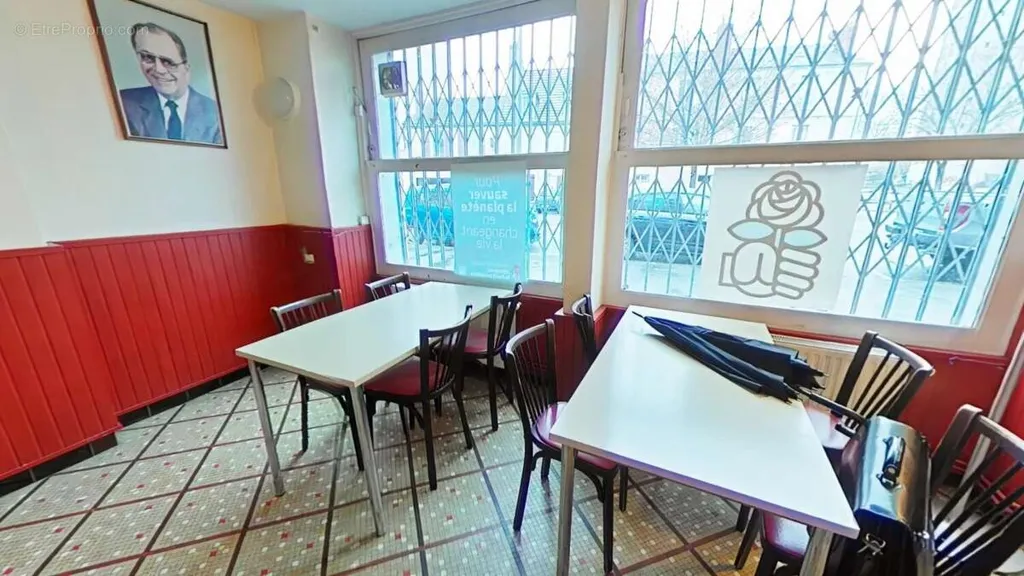 Salle à manger - Bar restaurant en centre-ville avec jardin