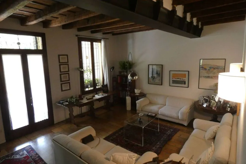 Séjour - Luxury Villa with Private Garden in Due Carrare