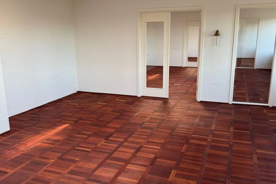 Habitaciones - Office Space with Showroom in Rudkøbing