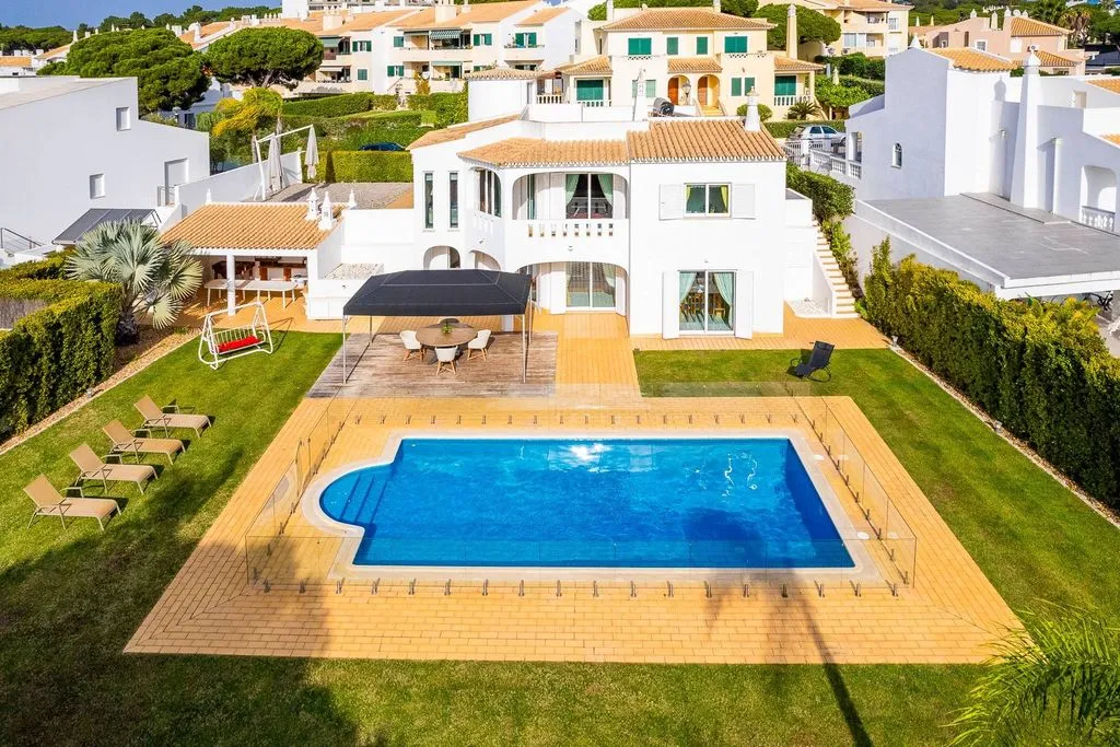 Õhuvaade - Detached House with Pool in Vilamoura