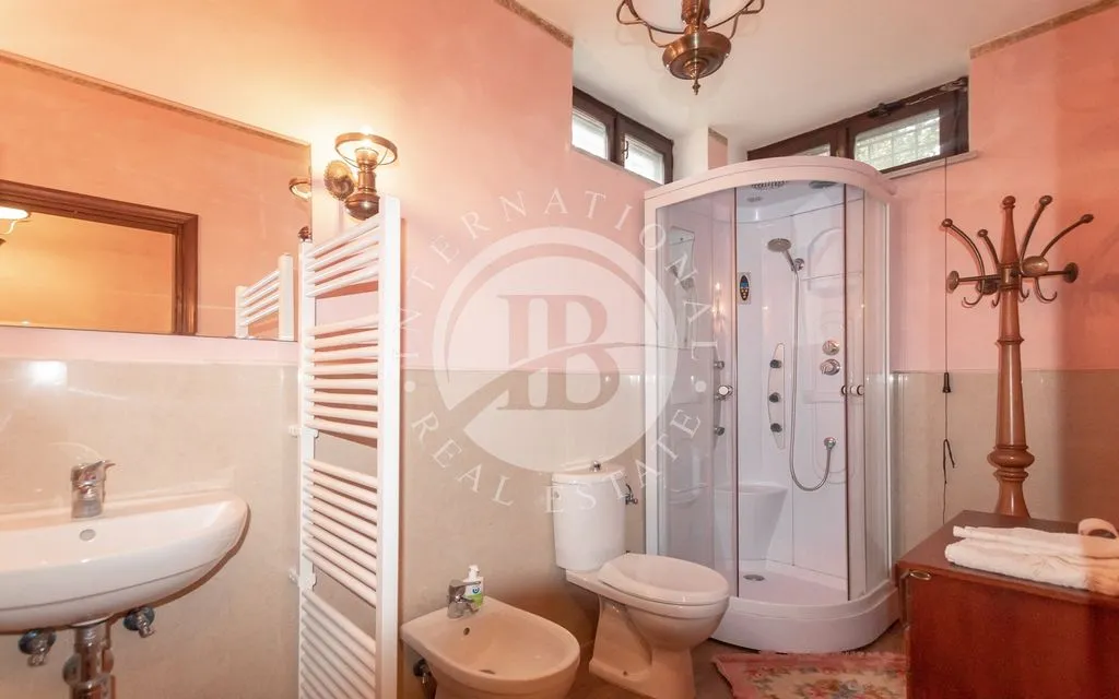 Salles de bain - Luxury Villa with Pool in Vezzano Ligure