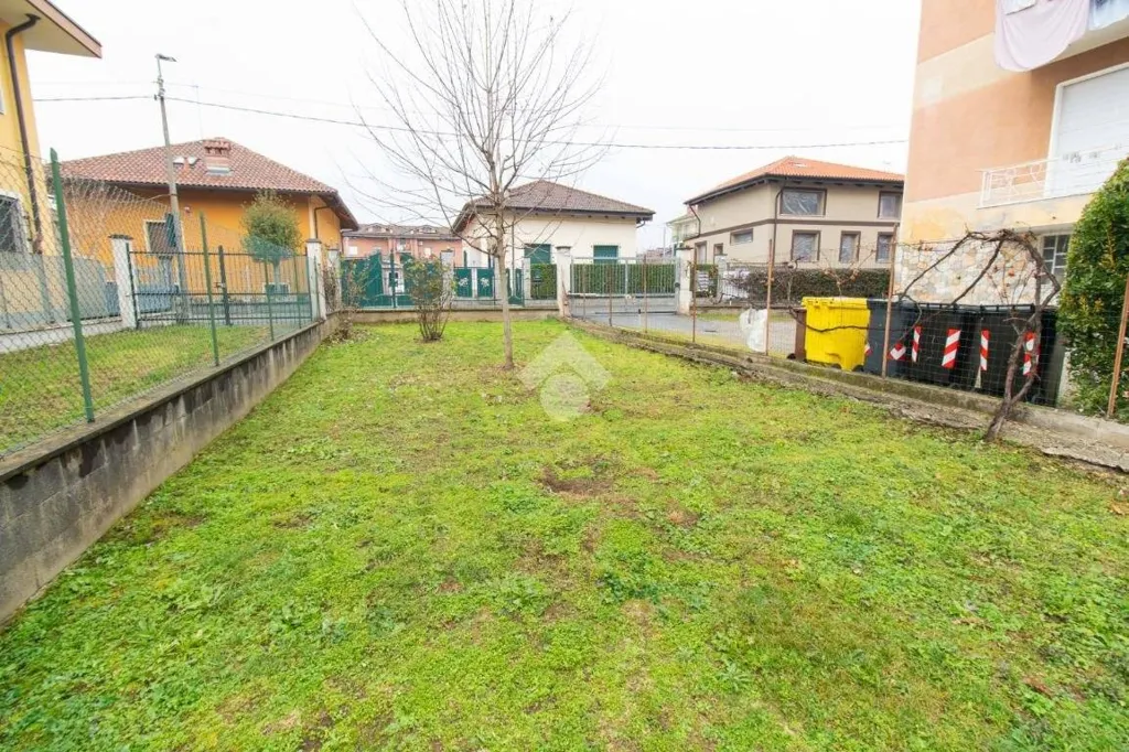 Jardin - Refurbished Apartment with Balcony in Leini