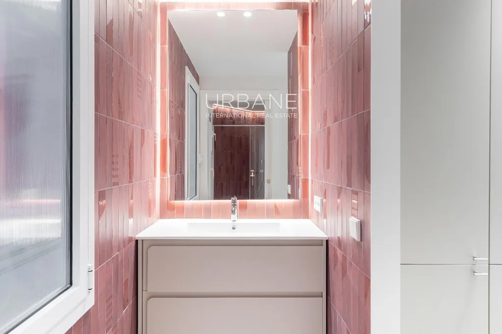 Vannitoad - Designer Flat with Terrace in Sant Antoni, Barcelona