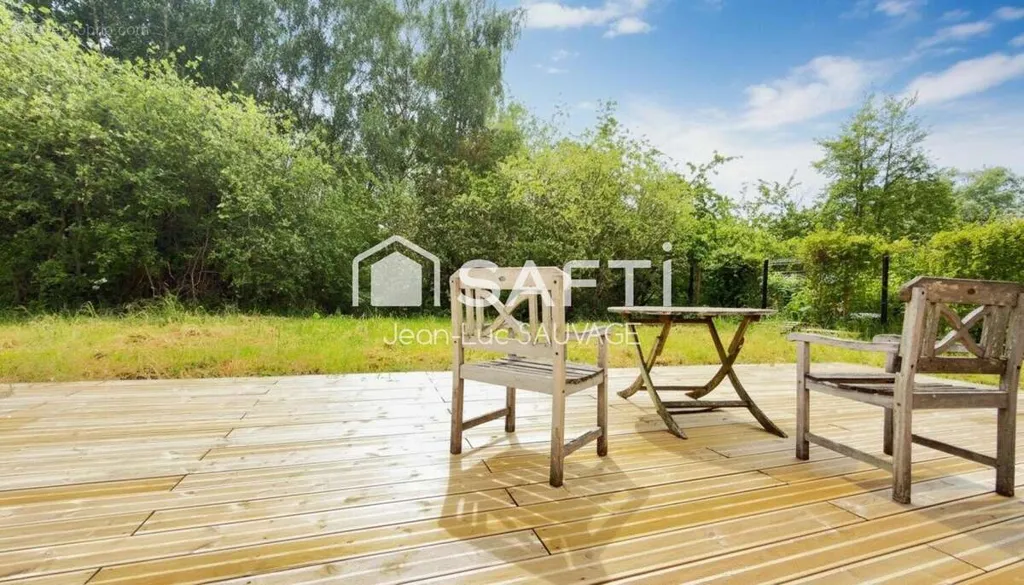 Aed - Contemporary House with Garden in Hasnon