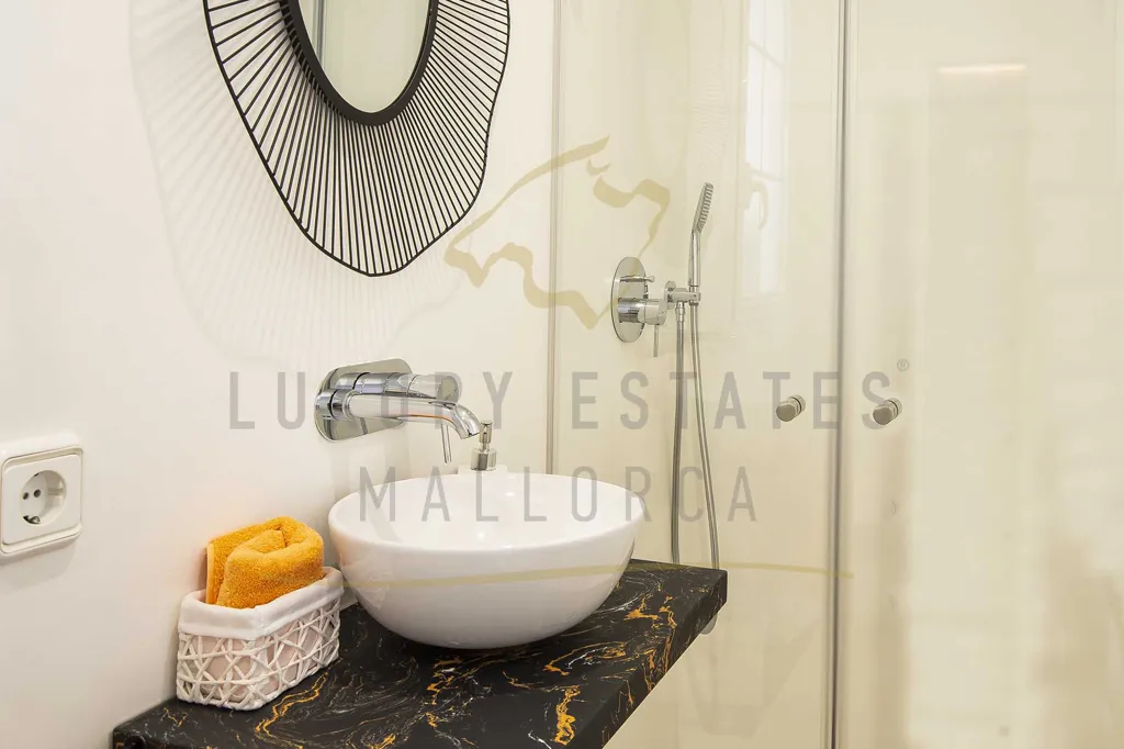 Bathrooms - Partially Renovated Villa with Ocean Views in Camp de Mar
