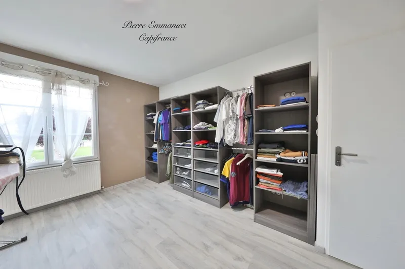 Pièces - Villa Contemporaine avec Piscine à Saint-Ambreuil