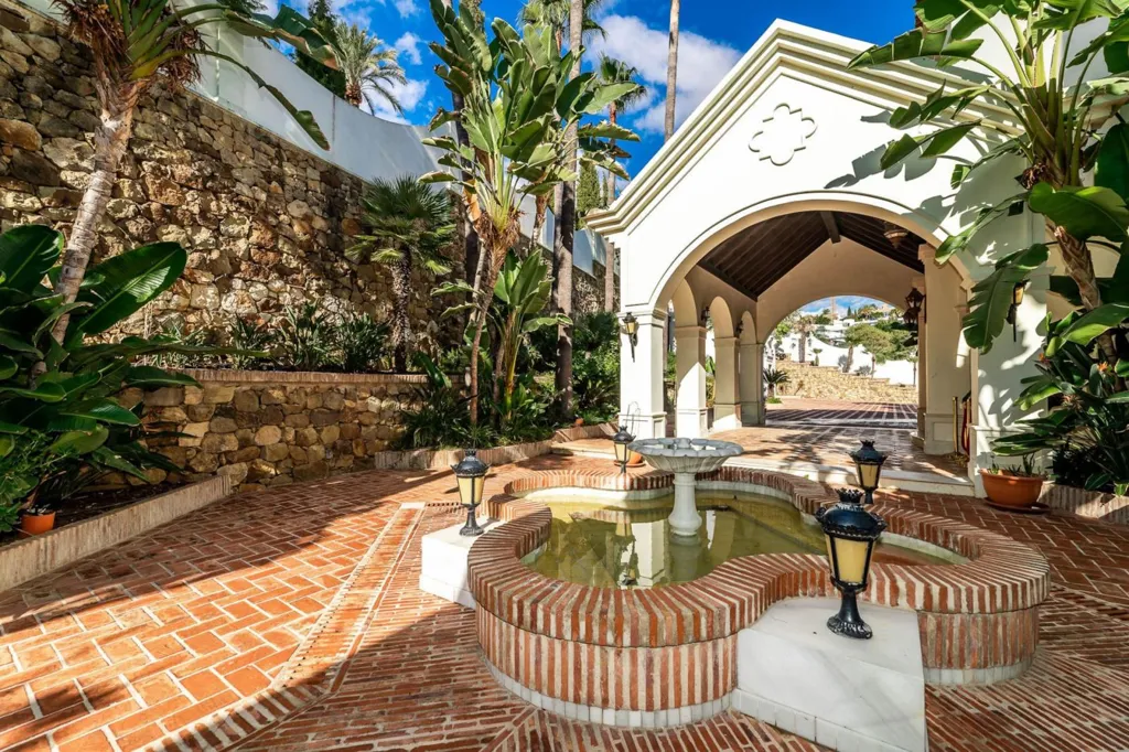Jardin - Luxury Villa with Pool in Estepona